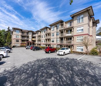MLS# R2878558